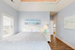 Gallery image of Ocean Rush #2-HH in Hatteras