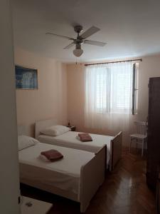 Fotografie z fotogalerie ubytování Apartments with WiFi Lastovo - 14990 v destinaci Lastovo