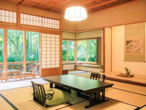 Posezení v ubytování Arai Ryokan