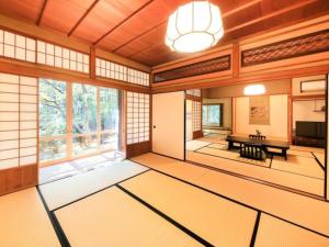 Posezení v ubytování Arai Ryokan
