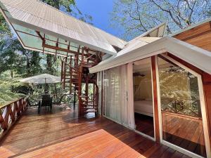 Μπαλκόνι ή βεράντα στο Villa Colibri - Secluded Jungle Villa - Short Stroll to Beach, Shops & Restaurants