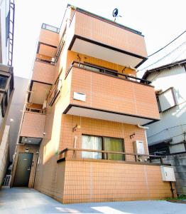 Το κτήριο όπου στεγάζεται  το διαμέρισμα