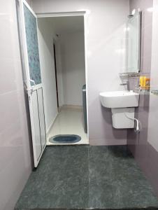 Koupelna v ubytování Sahas Villa Midigama + 14 fotografií