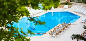 Bazén v ubytování Pam Thermal Hotel Clinic & Spa nebo v jeho okolí