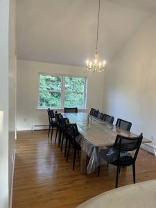 Billede fra billedgalleriet på Cozy Beautiful Pondside Luxurious Retreat i Monroe