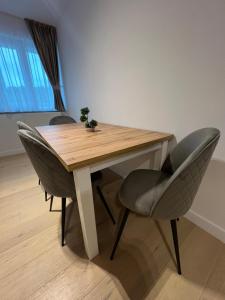 Afbeelding uit fotogalerij van London Residence Deluxe 2-Bedroom in Suceava