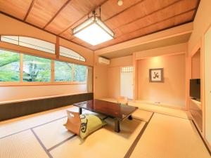 Posezení v ubytování Arai Ryokan