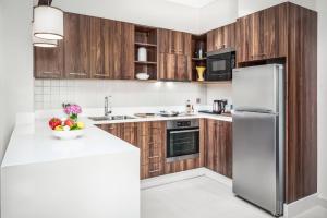 Cucina o angolo cottura di Central Inn Hotel & Suites - Al Sadd, Doha, Qatar