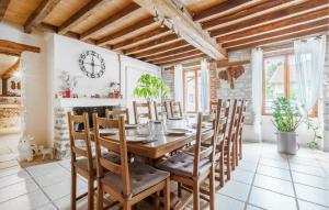 Fotografie z fotogalerie ubytování Stunning Home In Montigny-Les-Monts v destinaci Montigny-les-Monts