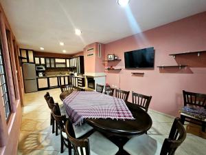 Μια τηλεόραση ή/και κέντρο ψυχαγωγίας στο Комплекс Кумовете