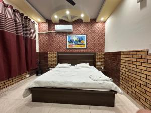 Hotel ACE客房内的一张或多张床位
