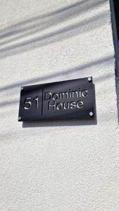 Certifikát, hodnocení, plakát nebo jiný dokument vystavený v ubytování Dominic House