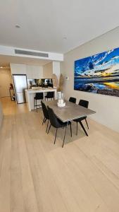 Η κουζίνα ή μικρή κουζίνα στο Bondi Junction Bellissima