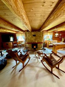 A seating area at Zrub Liptovec