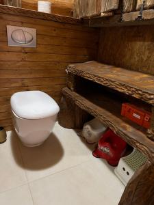 A bathroom at Zrub Liptovec