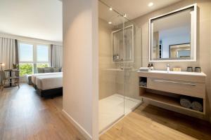 INNSiDE by Meliá Madrid Valdebebas的一间浴室