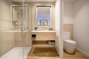 INNSiDE by Meliá Madrid Valdebebas的一间浴室
