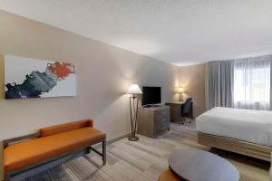 Letto o letti in una camera di Comfort Inn & Suites Boulder