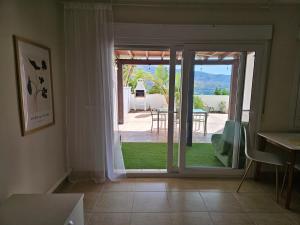 Naturlandskabet i nærheden af feriehuset + 15 billeder