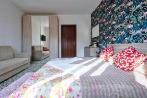 Postel nebo postele na pokoji v ubytování R & R Apartment