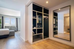 INNSiDE by Meliá Madrid Valdebebas客房内的一张或多张床位