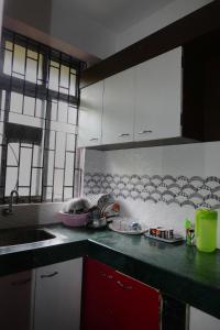 Dreams Abode 01 STUDIO APARTMENT的厨房或小厨房