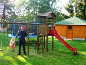 Herní místnost nebo prostor pro děti v ubytování Ferienhaus Zum Kammergut LINKS oder RECHTS