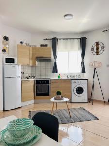 Gallery image of Sea View Studio in Peyia