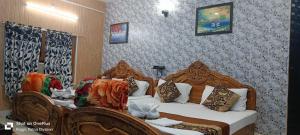 Hotel Anand LOK的休息区