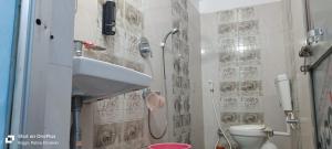 Hotel Anand LOK的一间浴室