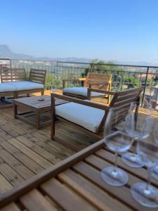 Rõdu või terrass majutusasutuses Cataleya comfort room