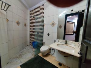 Koupelna v ubytování HOTEL ASKO INTERNATIONAL-Karol Bagh