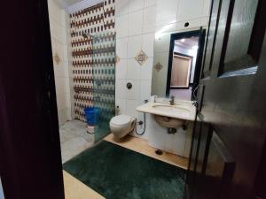 Koupelna v ubytování HOTEL ASKO INTERNATIONAL-Karol Bagh
