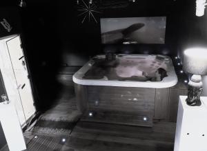 Fotografia z galérie ubytovania Gîte à la campagne Les Grandes Maisons Espace jacuzzi hammam SPA v destinácii Lorris