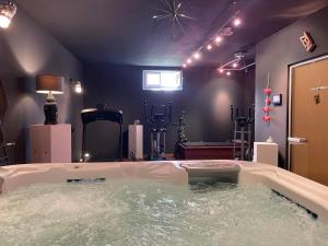 Fotografia z galérie ubytovania Gîte à la campagne Les Grandes Maisons Espace jacuzzi hammam SPA v destinácii Lorris