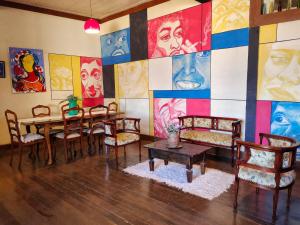 Posezení v ubytování Brumas Ouro Preto Hostel e Pousada
