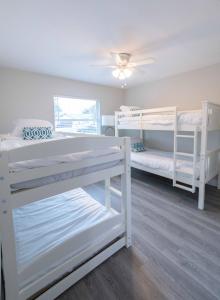 Φωτογραφία από το άλμπουμ του Royal Retreat Pool Hot Tub σε Royal Palm Beach