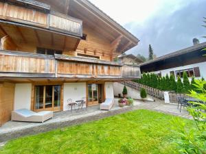 Zahrada ubytování Bright Rays Chalet with Phenomenal Views of the Mountains