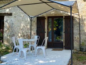 Patio nebo venkovní prostory v ubytování Domaine VALENQUERCY
