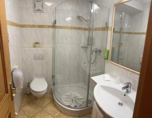 Koupelna v ubytování Seehotel Brunner + 18 fotografií