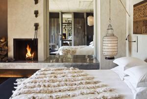 Uma cama ou camas num quarto em Areias do Seixo Hotel