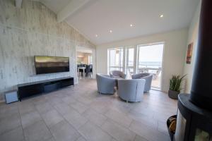 Gallery image of Brensholmen kyst brygge in Austein