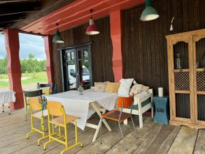 Χώρος καθιστικού στο Ülase Nature Lodge Sleeps 20 and Optional Smoke Sauna +50 φωτογραφίες