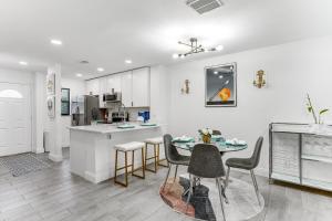 Φωτογραφία από το άλμπουμ του Hutchinson Island Beach Home Beach Access and Patio σε Fort Pierce