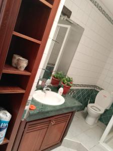 Un baño de شاطئ الصخيرات