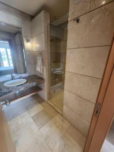 Ένα μπάνιο στο Villa Oasis de luxe, à Bouznika