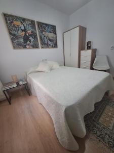 Postel nebo postele na pokoji v ubytování Ático Dúplex Baladrar Gran Terraza 8Km Playa Dénia-Oliva Nova Golf -IDEAL Familias y Grupos