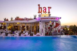 Bazén v ubytování La Renaissance hôtel Marrakech nebo v jeho okolí