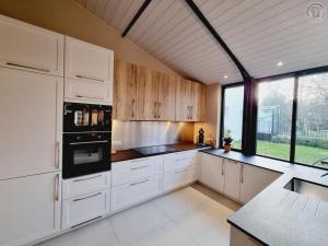 Gallery image of Maison de maître avec jardin, baby-foot, proche de Cassel et plages du Nord, tout inclus ! - FR-1-510-220 in Arnèke