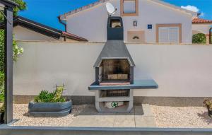 Φωτογραφία από το άλμπουμ του Lovely Apartment In Vir With Wifi σε Vir +13 φωτογραφίες